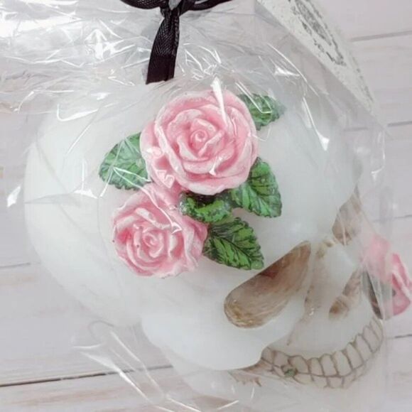 Sugar Skull Candle by Mortar & Bone - Picture 3 of 9